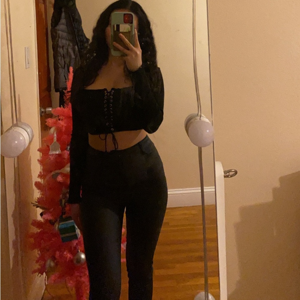 Black Ribbed Long Sleeve Lace-Up Crop Top